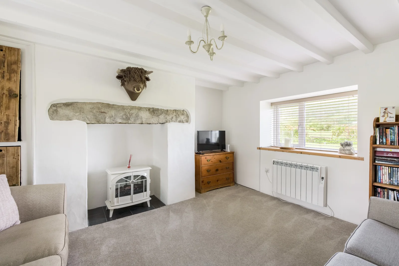 Separate snug with TV and games