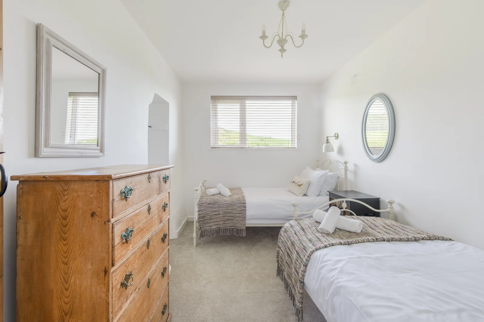 Twin bedroom at Tyn y Big Estate