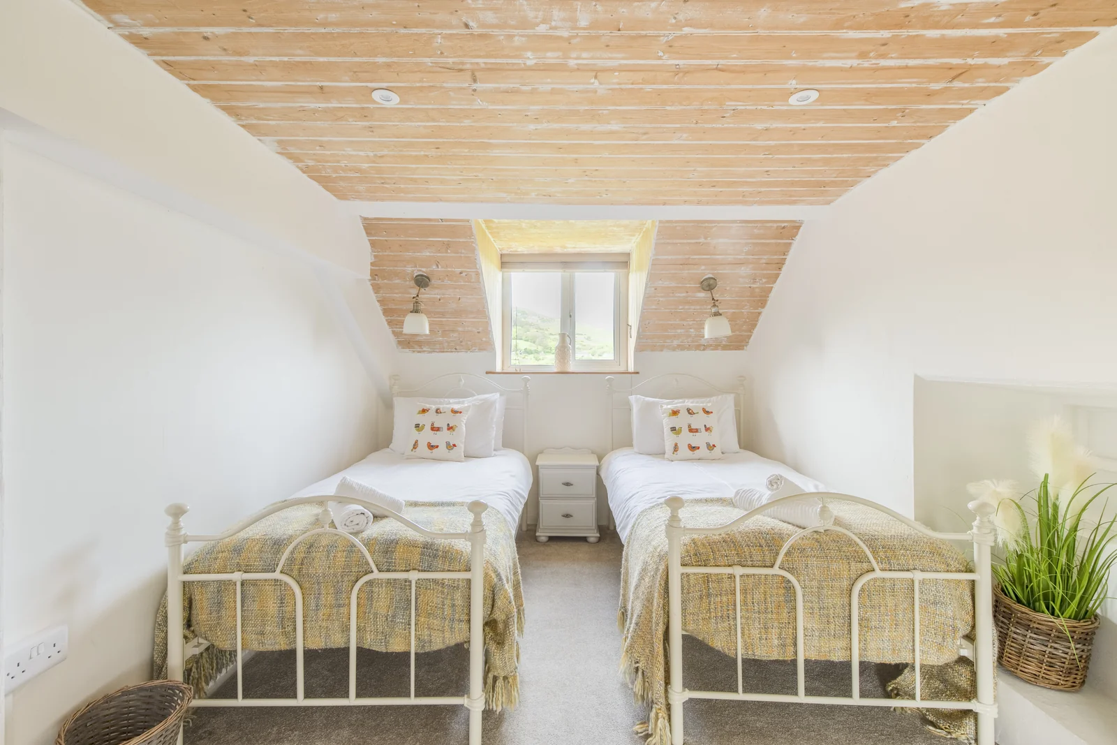 Double bedroom with sloping ceiling