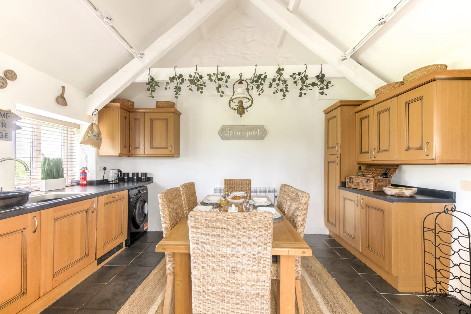 Farmhouse kitchen with Rangemaster cooker
